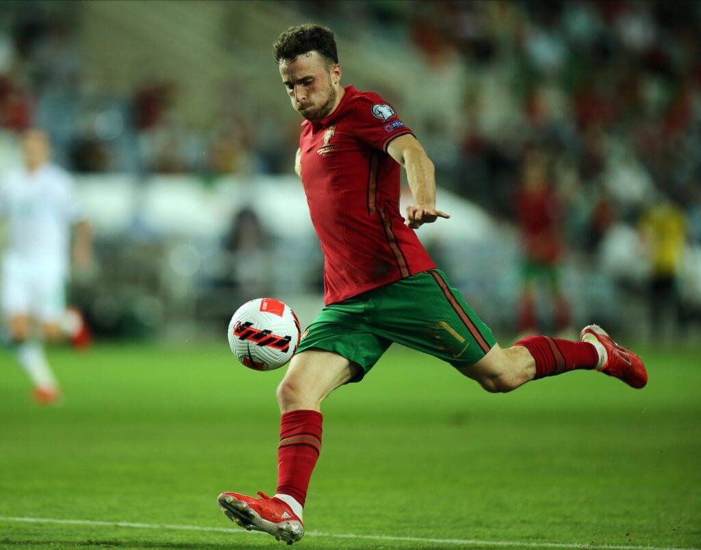 Diogo Jota: Navijači Liverpoola reagirali na napadačev ogled za Portugal 4